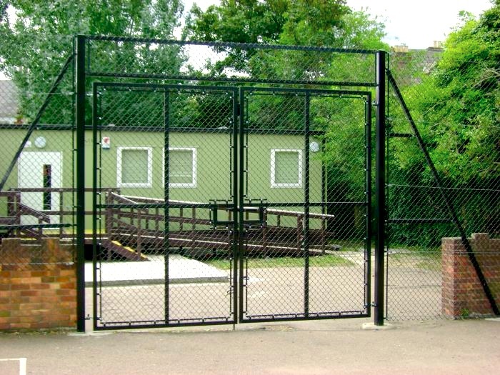 Сітка рабиця ціни: приклад установки на паркан